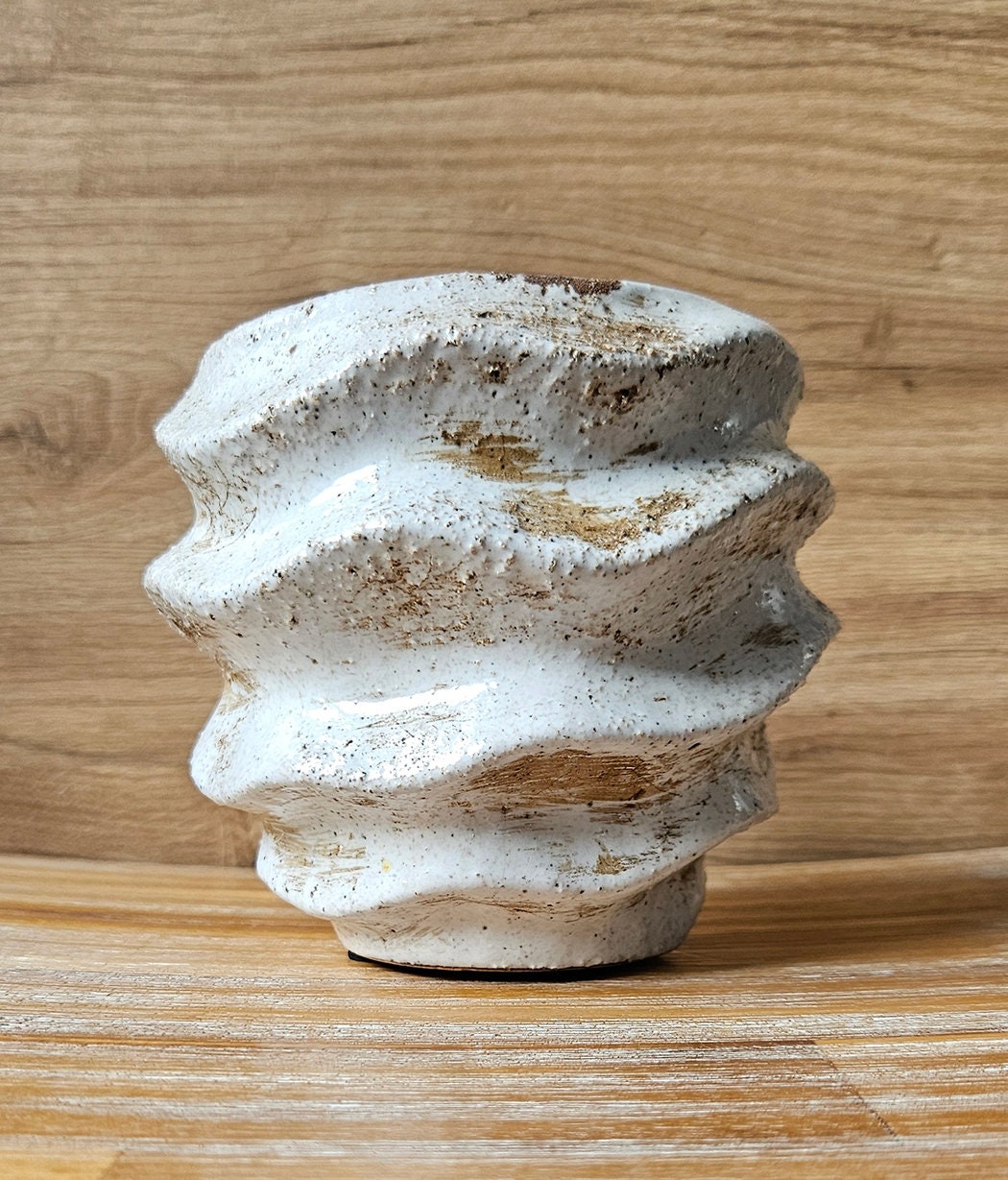 Lovely Small Wavy Ceramic Plant Pot
