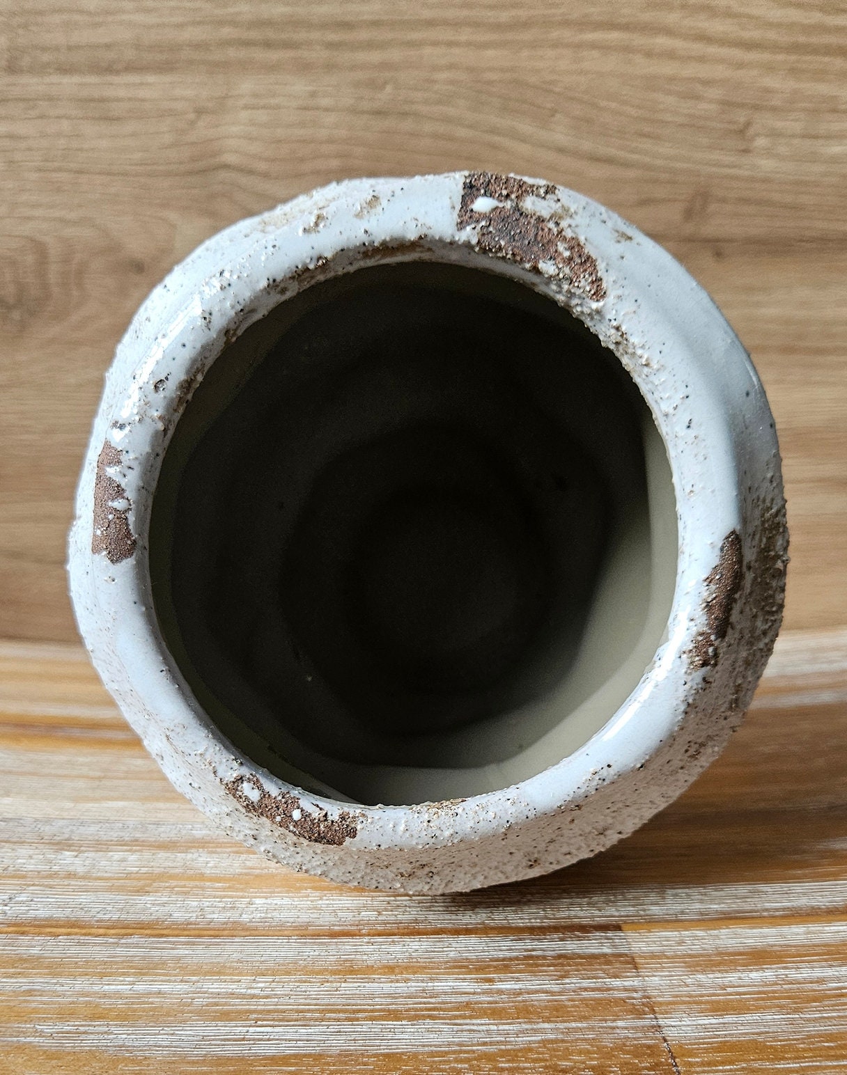 Lovely Small Wavy Ceramic Plant Pot
