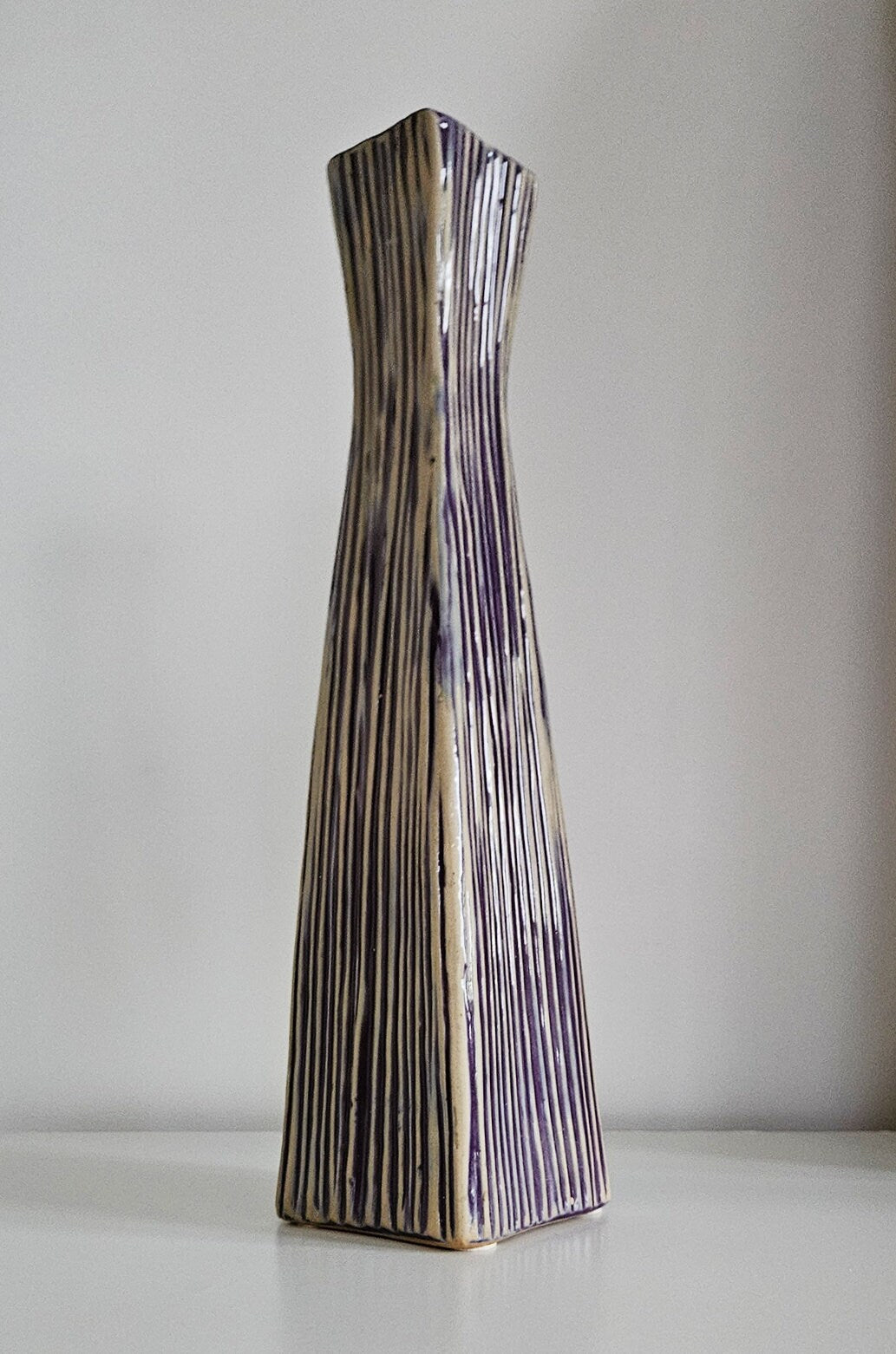 Retro Purple & Beige Stripe Design Ceramic Vase With Ribbed Texture