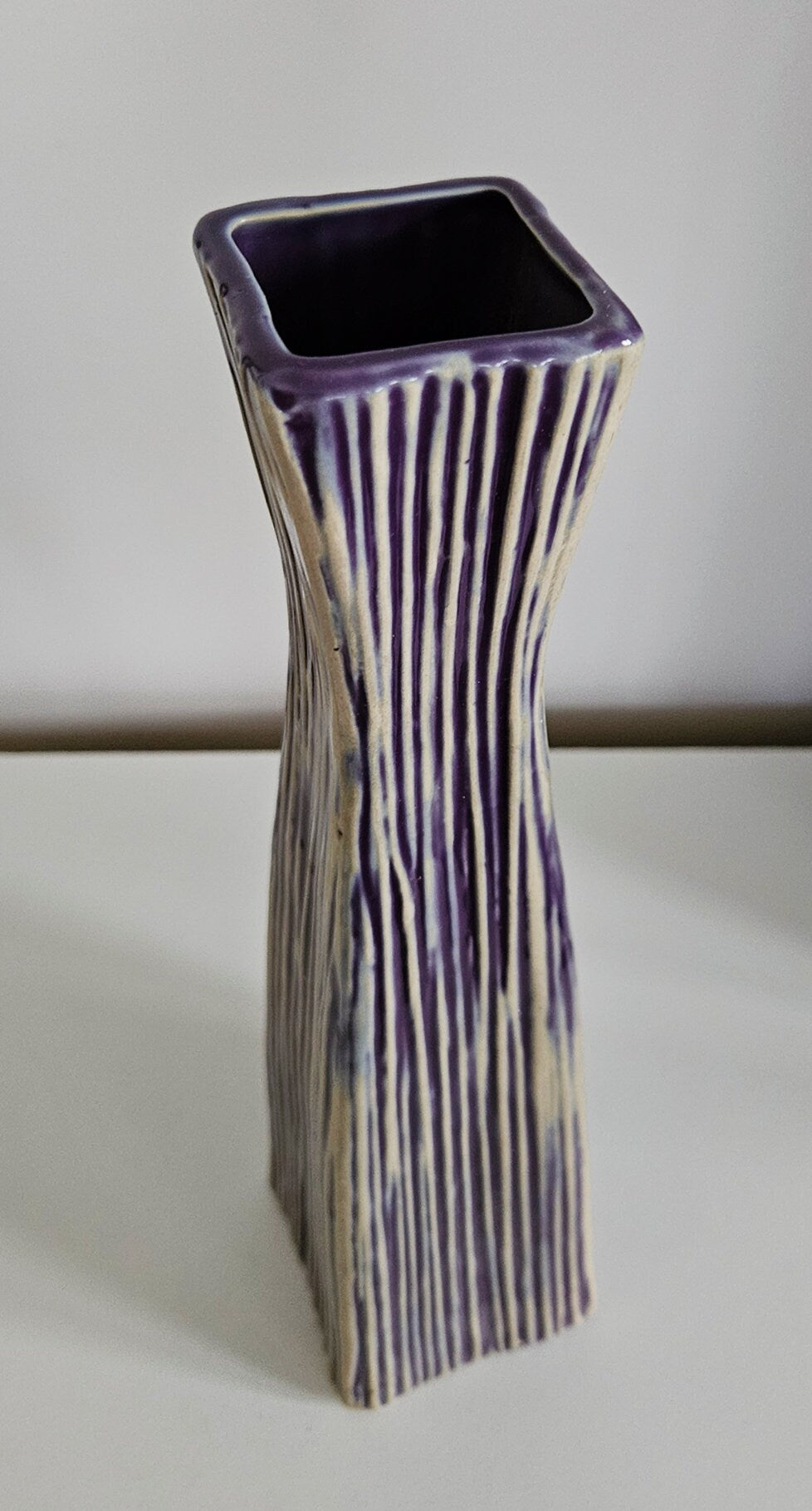 Retro Purple & Beige Stripe Design Ceramic Vase With Ribbed Texture