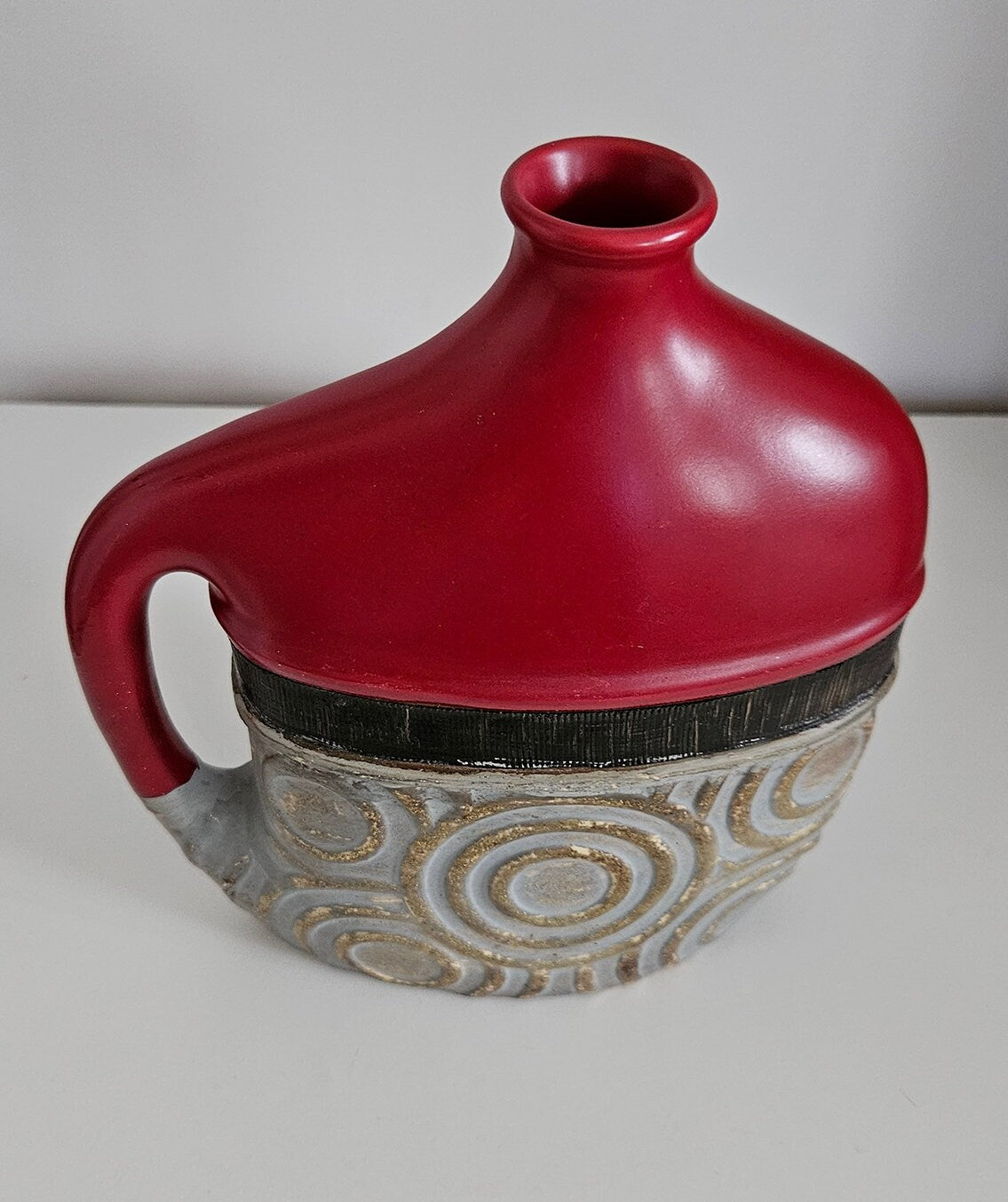Retro Decorative Ceramic Vase With Handle
