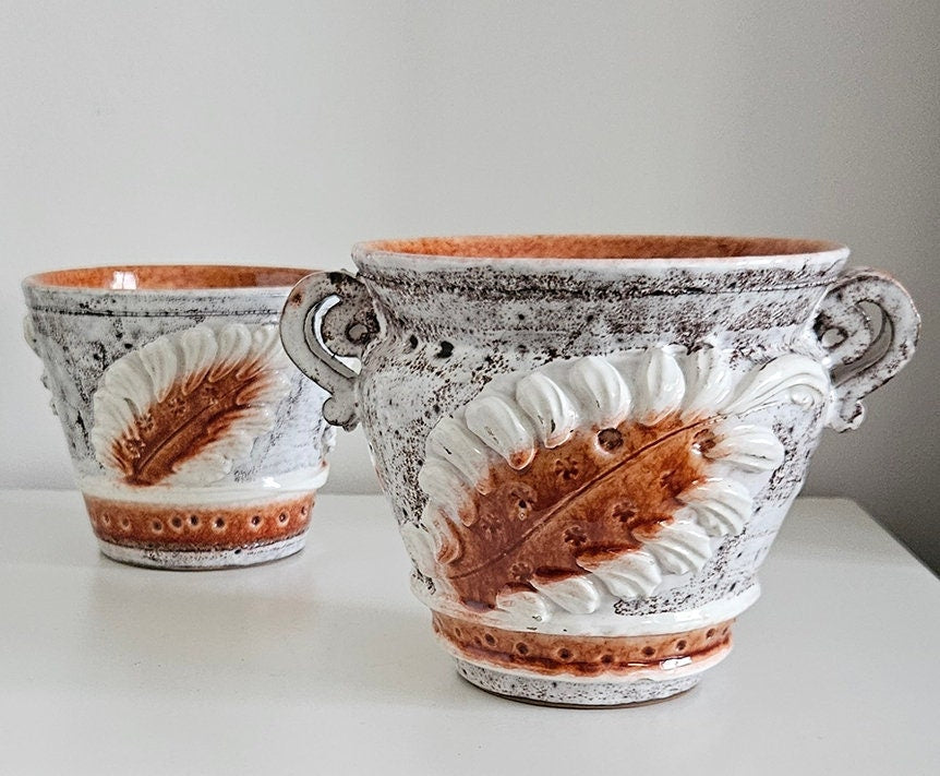 Pair Of Mid-Century Italian Fratelli Fanciullacci Acanthus Leaf Ceramic Planters