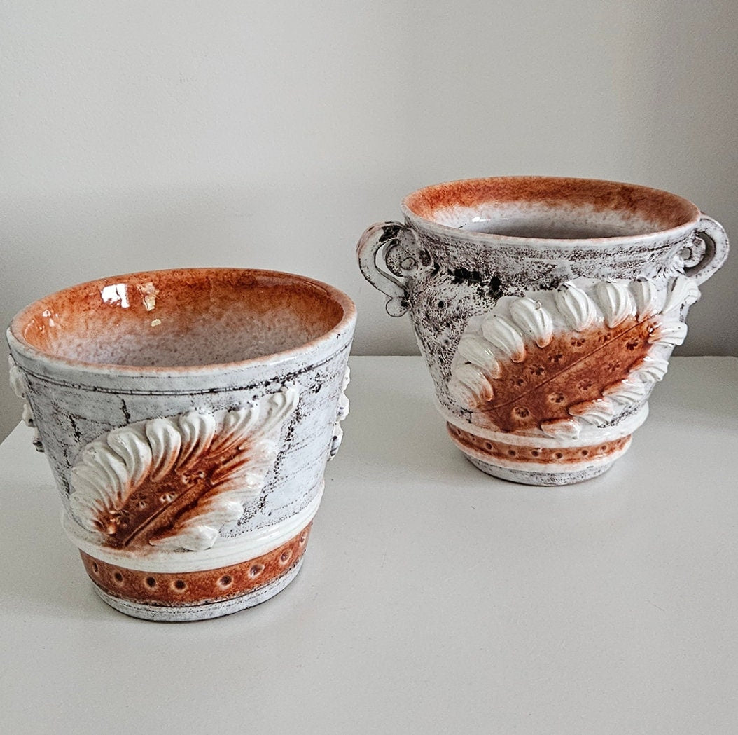 Pair Of Mid-Century Italian Fratelli Fanciullacci Acanthus Leaf Ceramic Planters