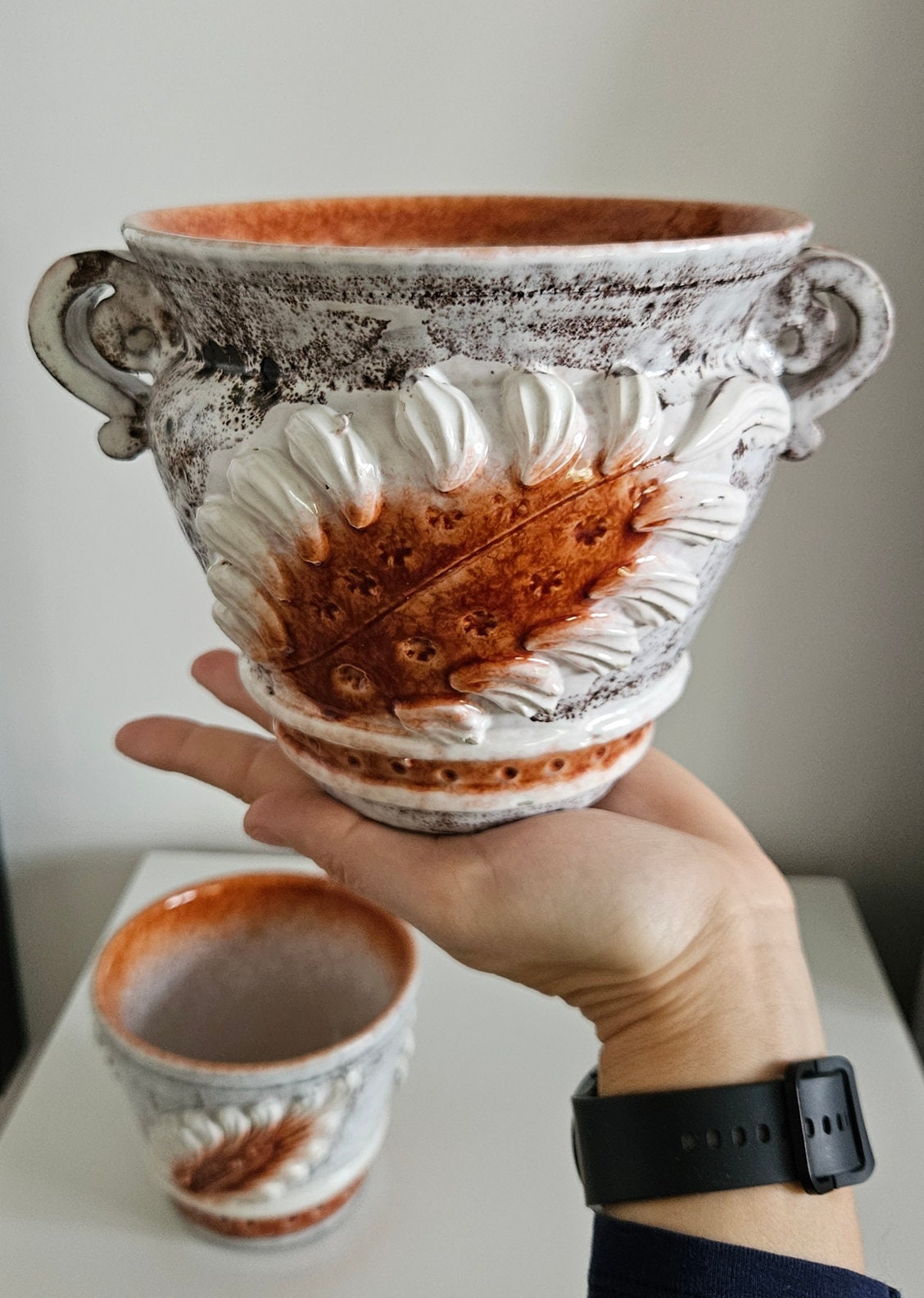 Pair Of Mid-Century Italian Fratelli Fanciullacci Acanthus Leaf Ceramic Planters