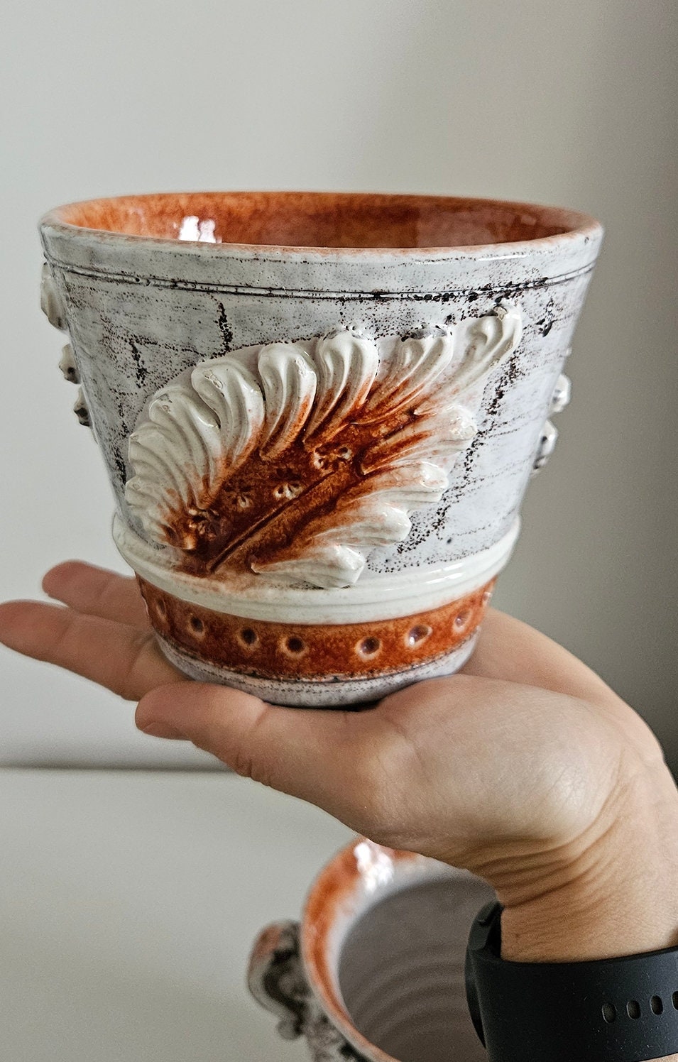 Pair Of Mid-Century Italian Fratelli Fanciullacci Acanthus Leaf Ceramic Planters