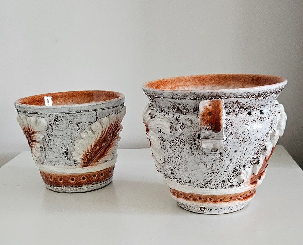 Pair Of Mid-Century Italian Fratelli Fanciullacci Acanthus Leaf Ceramic Planters