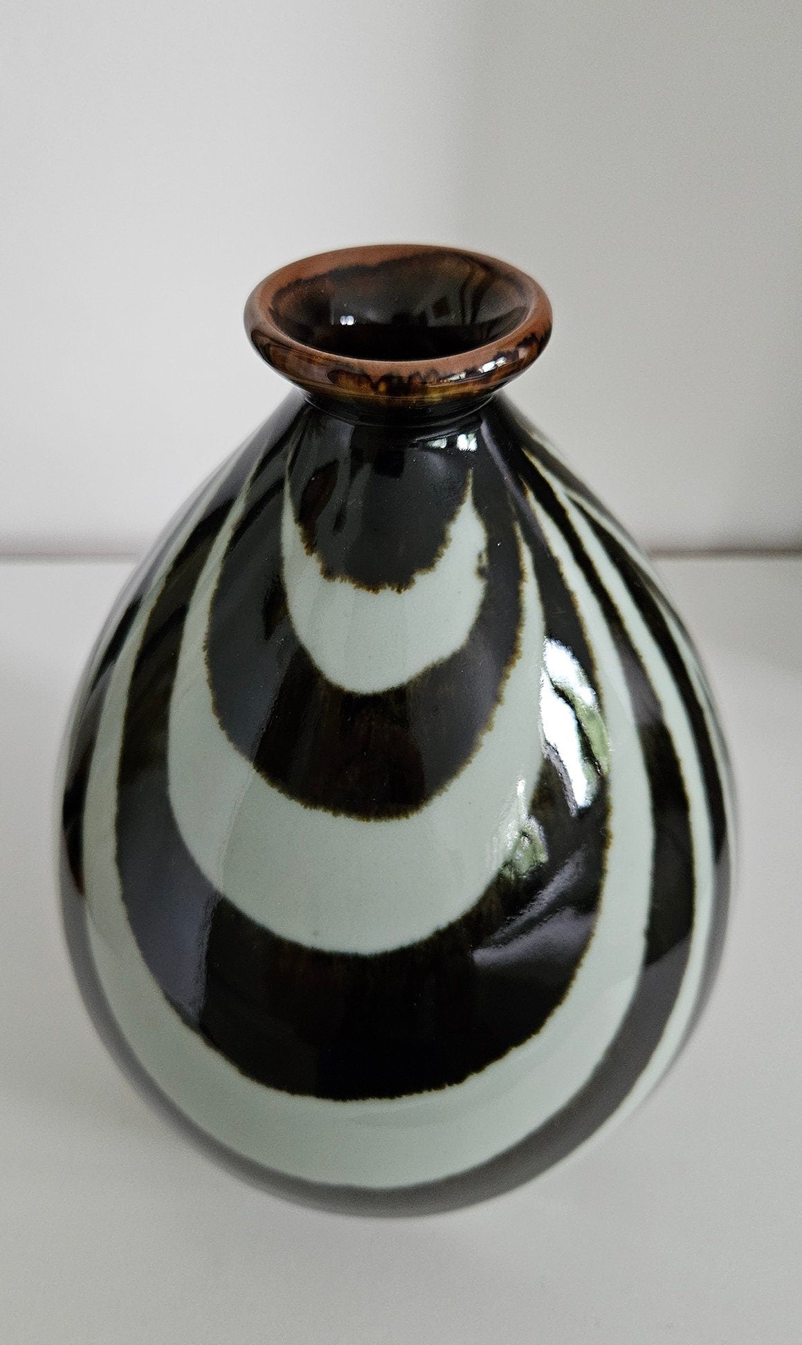 Retro Swirl Design Ceramic Vase