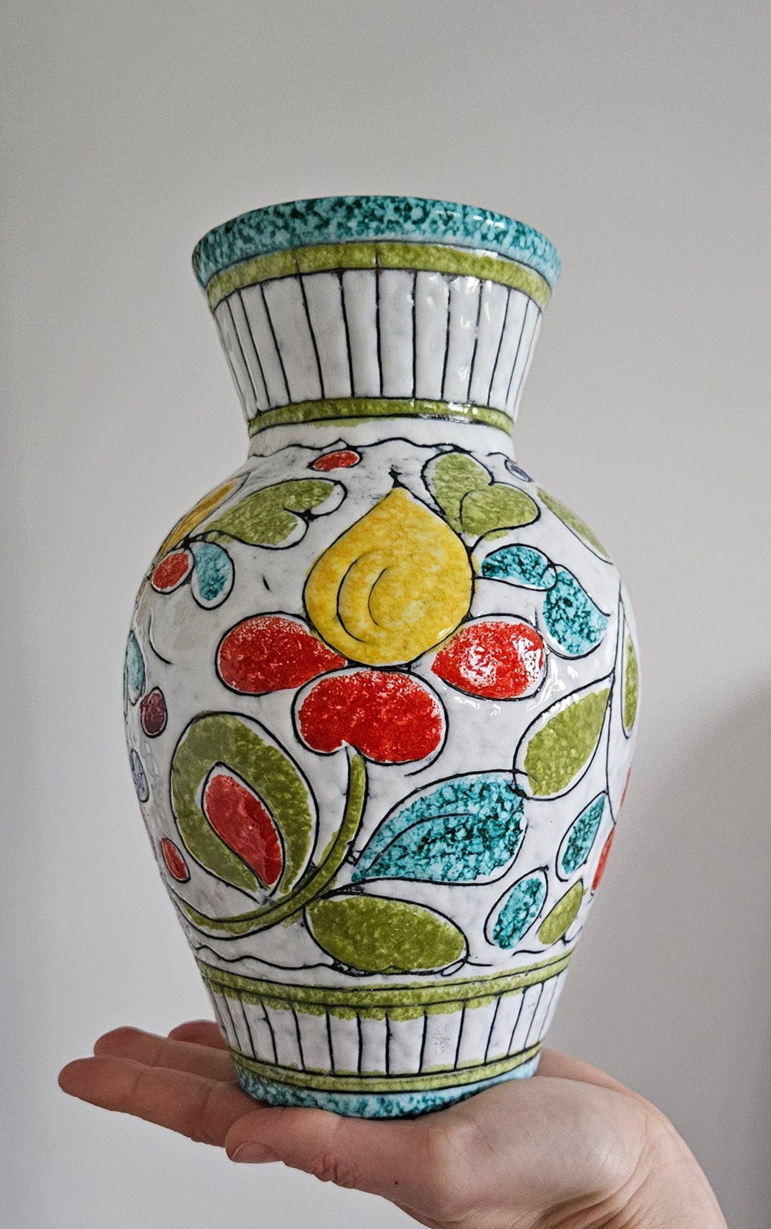 Mid-Century Fratelli Fanciullacci Italian Art Pottery Vase