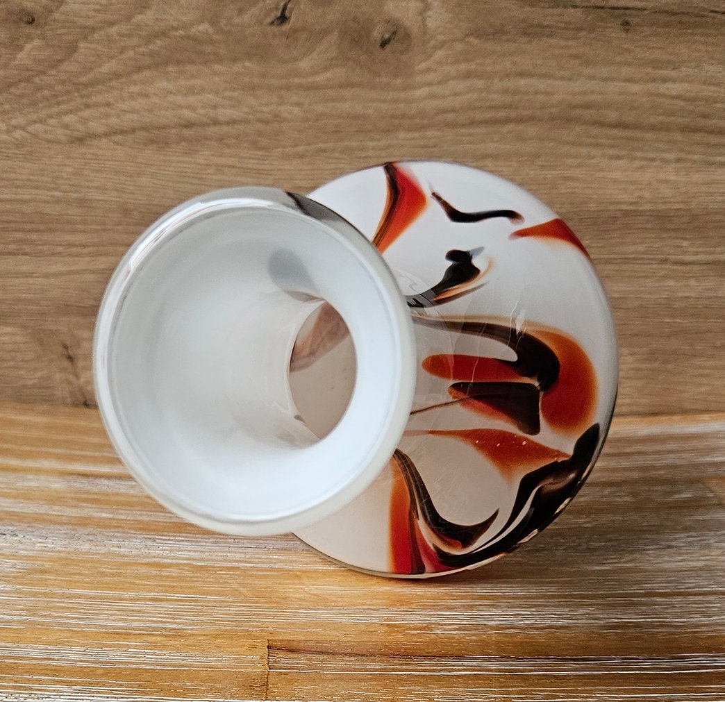 Retro Chinese Swirl Design Glass Vase