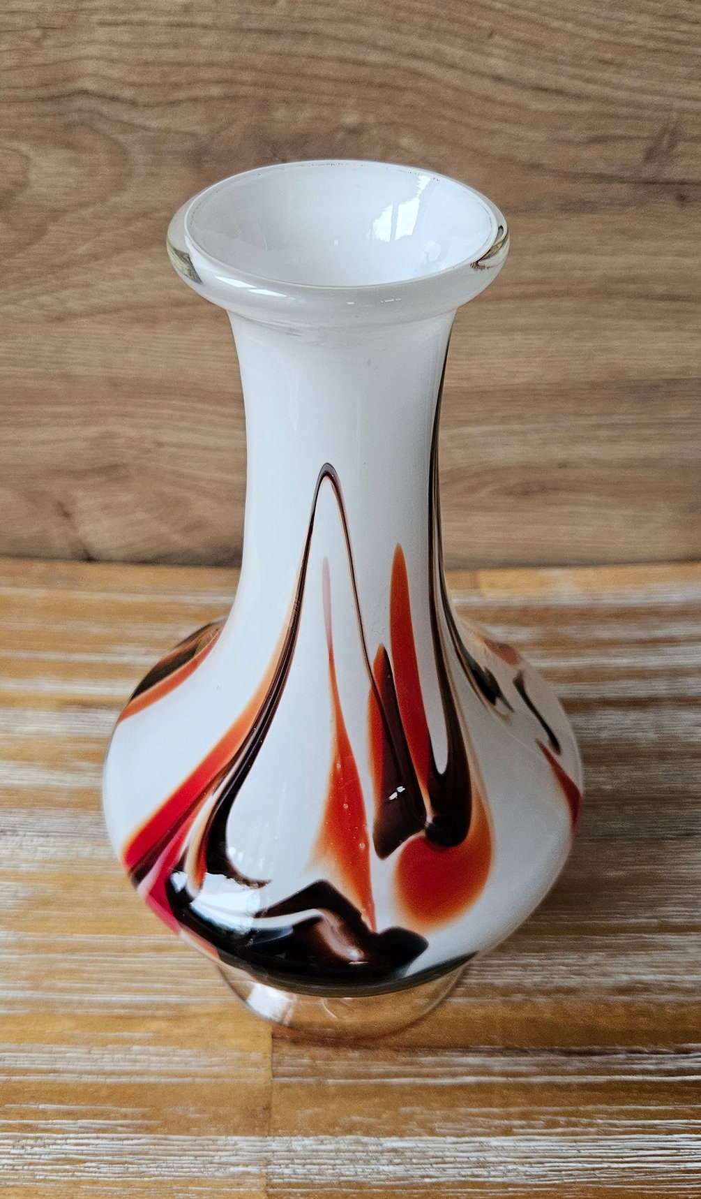 Retro Chinese Swirl Design Glass Vase