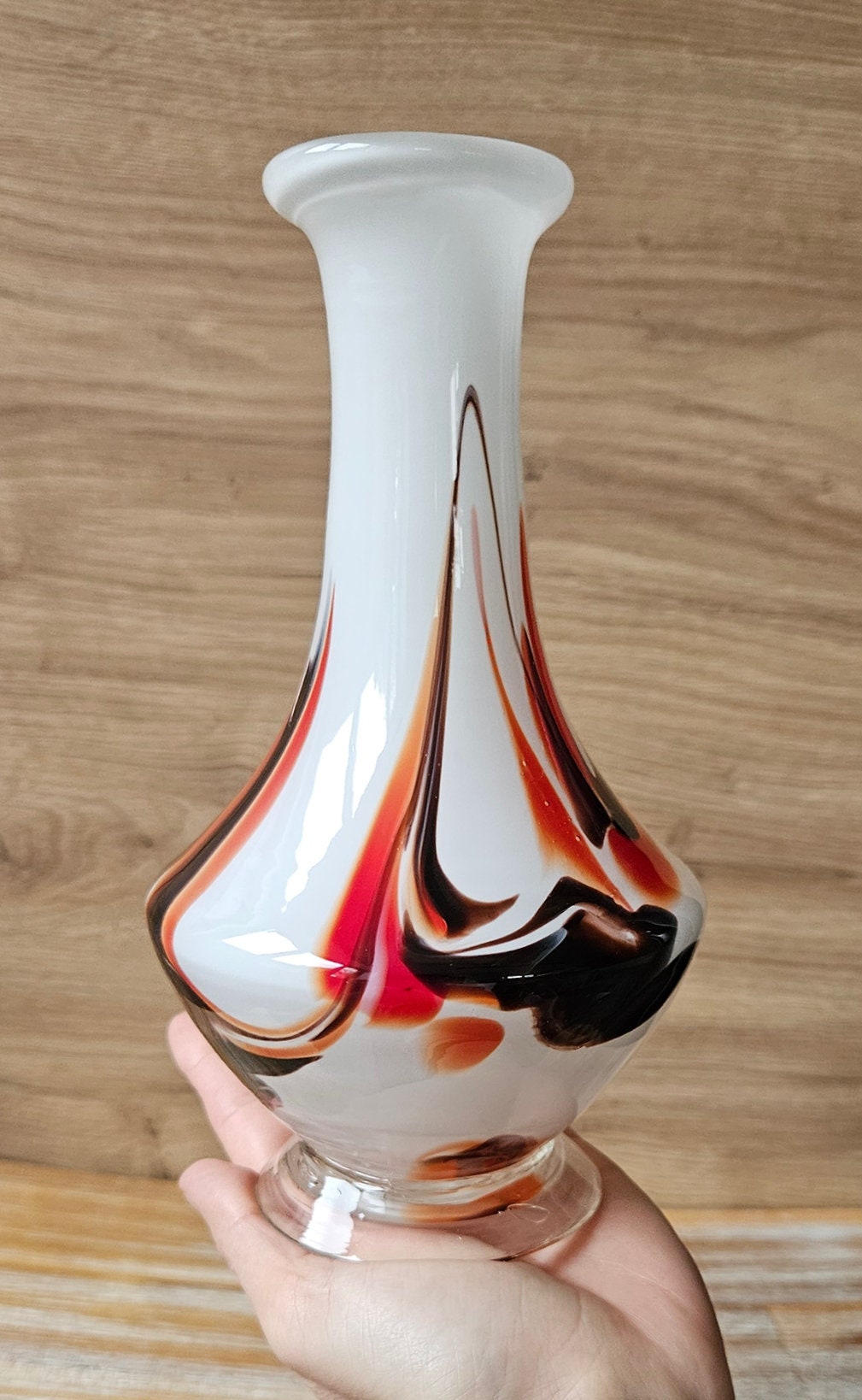 Retro Chinese Swirl Design Glass Vase