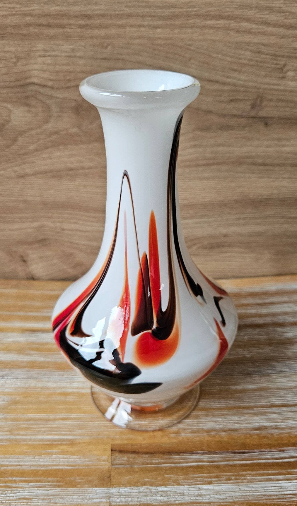 Retro Chinese Swirl Design Glass Vase
