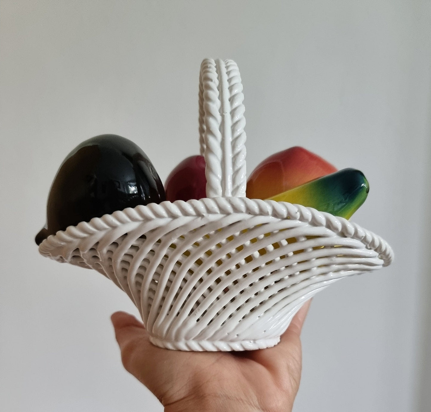 Vintage Hecho A Mano Woven Lattice Ceramic Fruit Basket