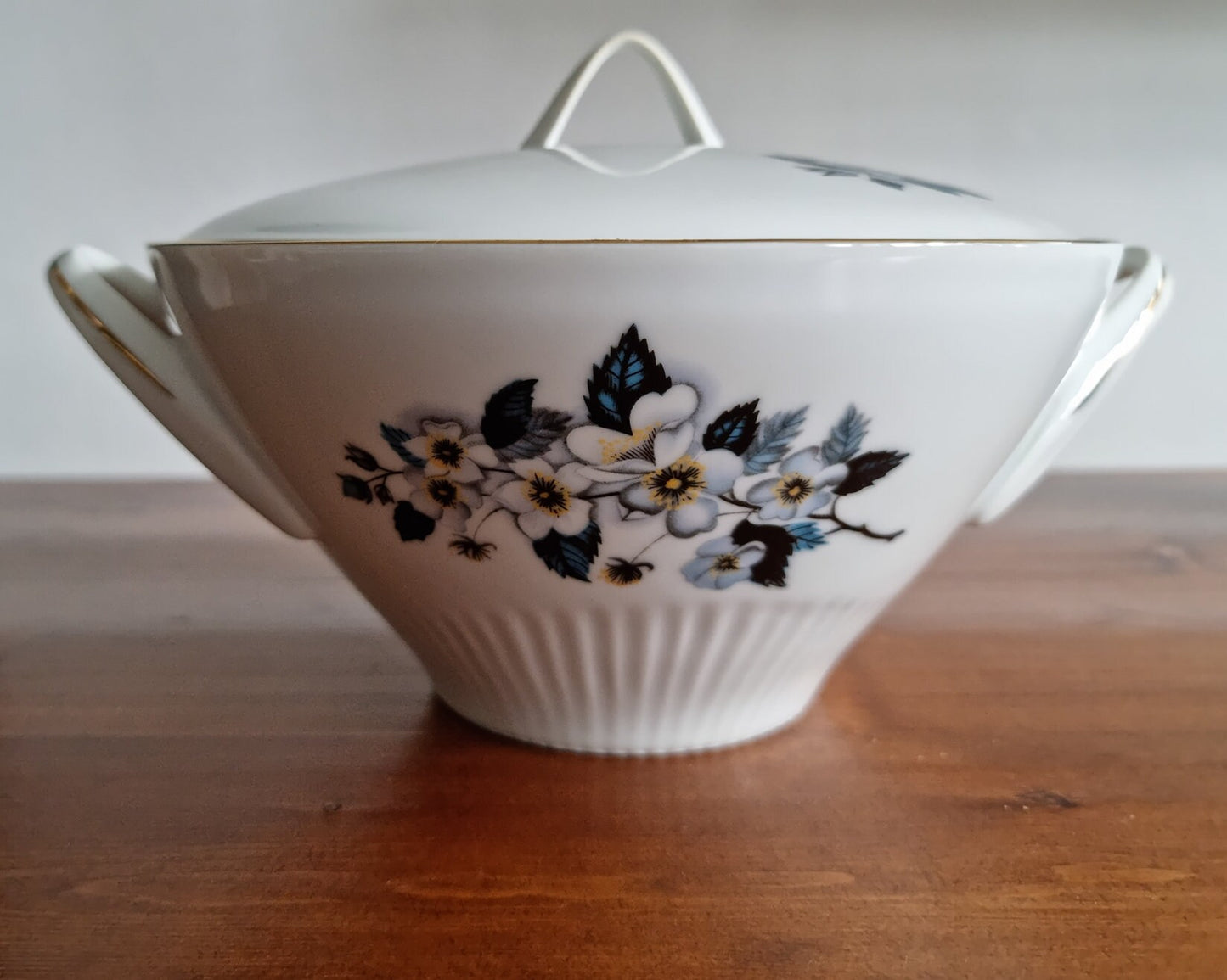Mid Century Epiag Czechoslovakia Serving Dish, Lidded Porcelain Tureen, Vintage Vegetable Dish In Floral Design