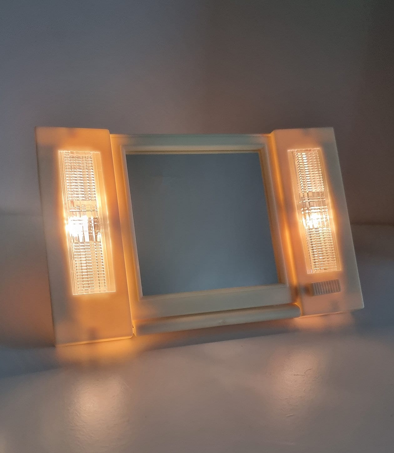 Vintage Battery Operated Light Up Vanity Mirror