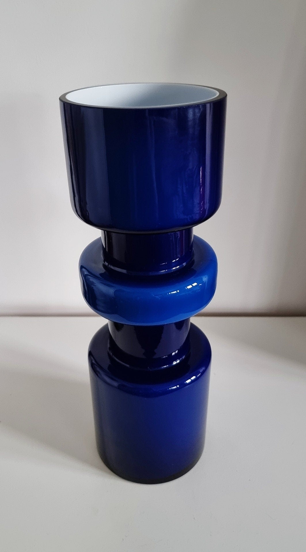 Retro Design Navy Hooped Cased Glass Vase