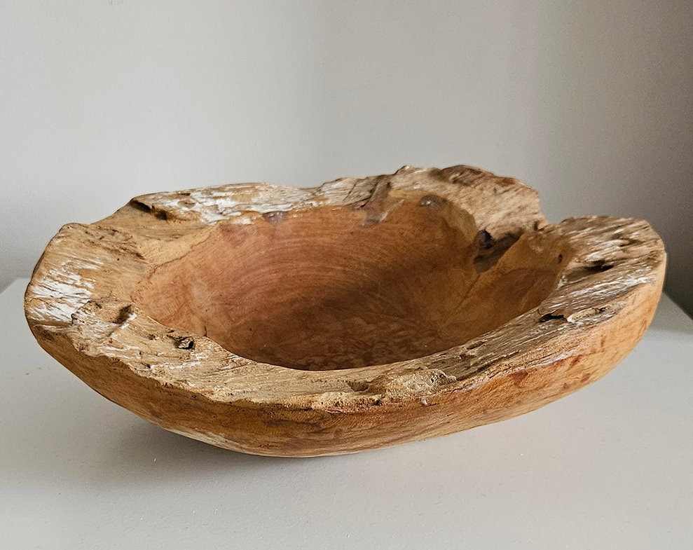 Vintage Rustic Wooden Bowl/Centrepiece