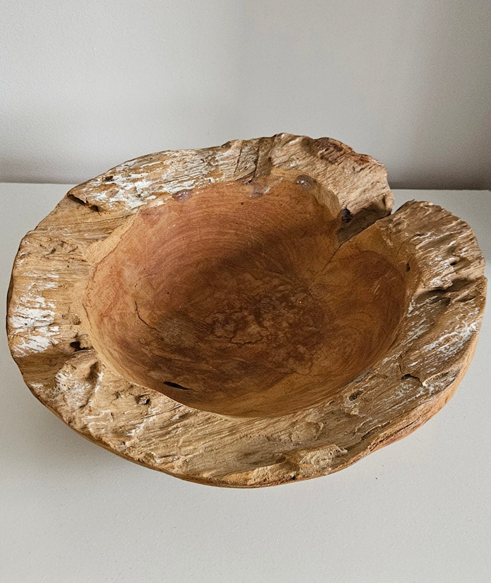 Vintage Rustic Wooden Bowl/Centrepiece