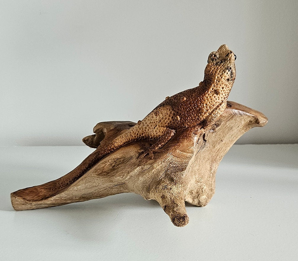 Hand Carved Wooden Gecko Ornament/Sculpture