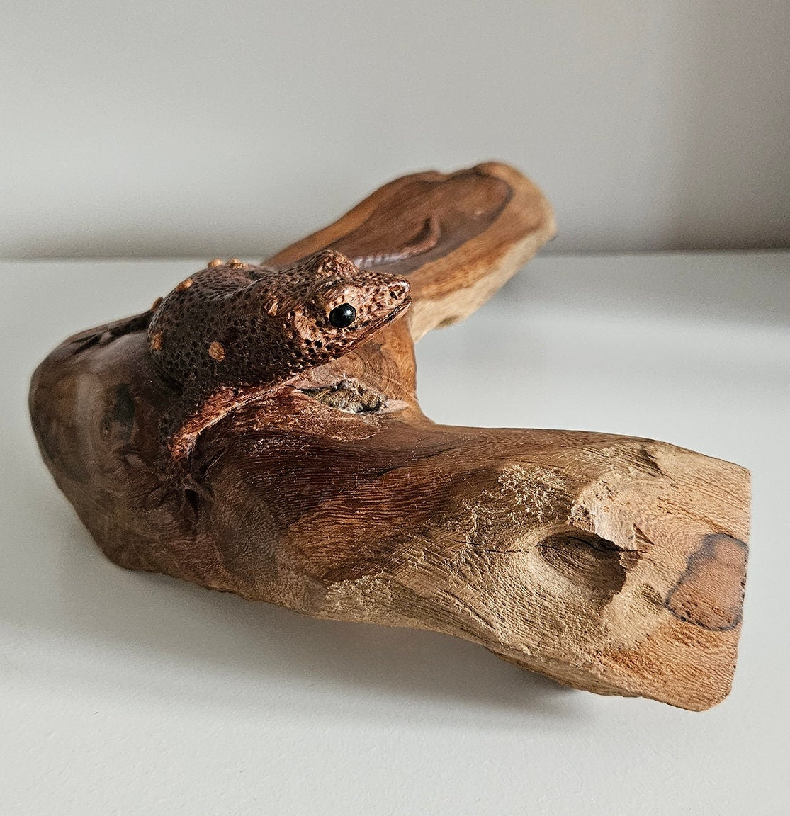 Hand Carved Wooden Gecko Ornament/Sculpture