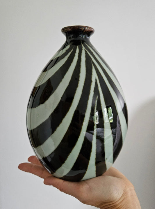 Retro Swirl Design Ceramic Vase