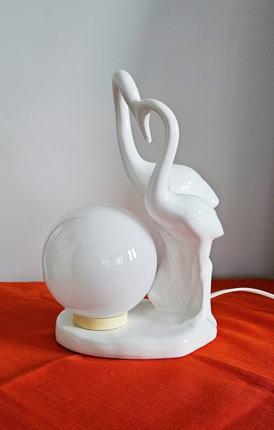 Vintage White Swan Ceramic Table Lamp