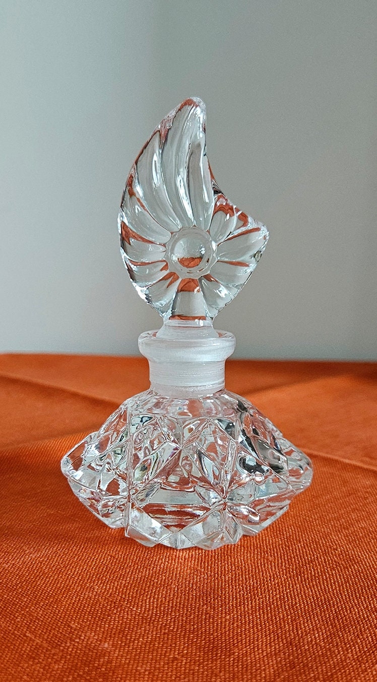 Vintage 24% Lead Crystal Art Glass Perfume Bottle With Stopper