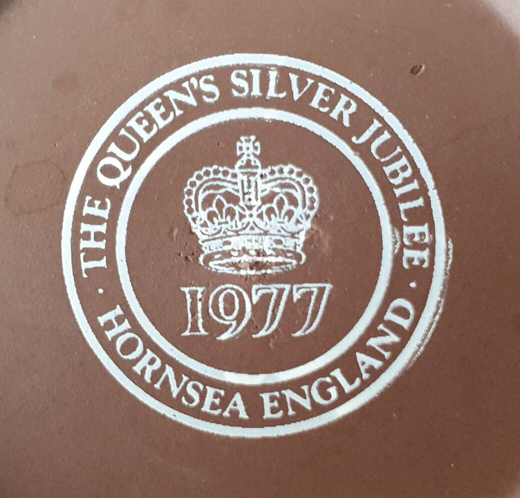 Hornsea Pottery Queen Elizabeth II Silver Jubilee Plate 1977