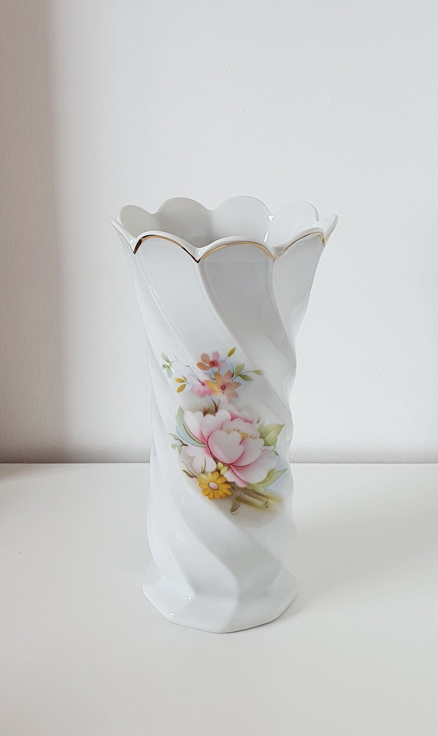 Alba Julia Large Floral Twisted Porcelain Vase