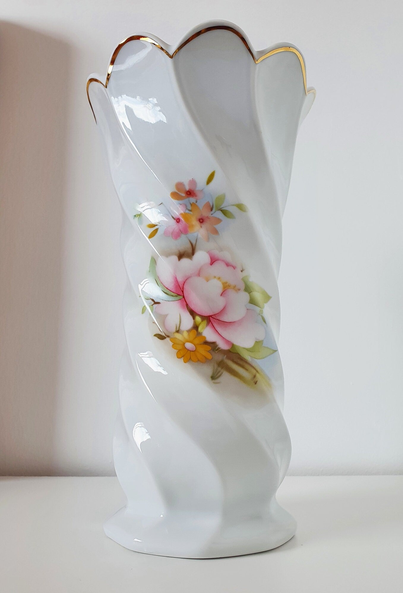 Alba Julia Large Floral Twisted Porcelain Vase