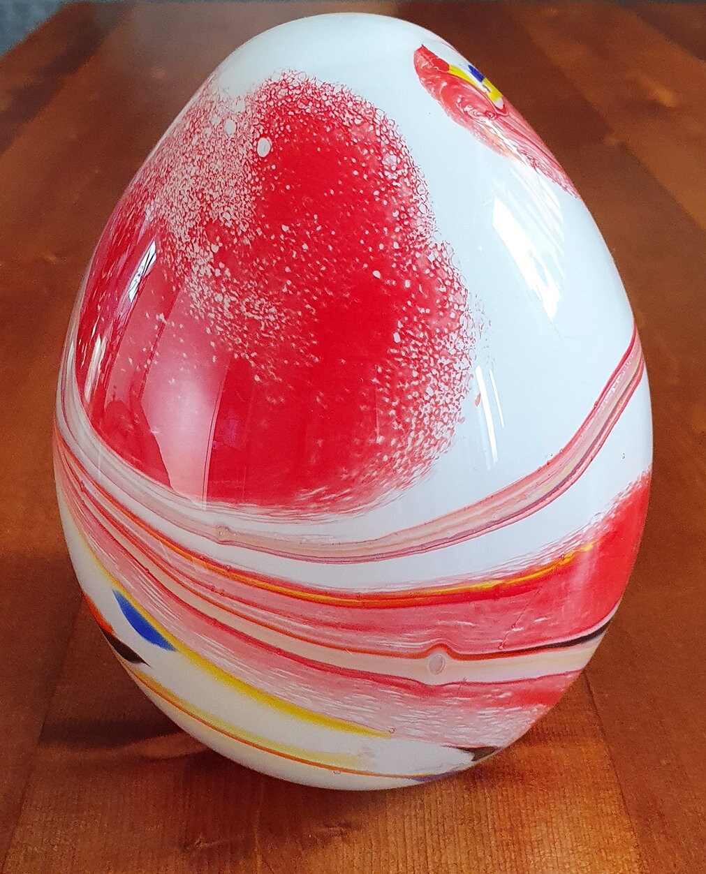 Lovely Vintage Large Egg Shaped Art Glass Paperweight