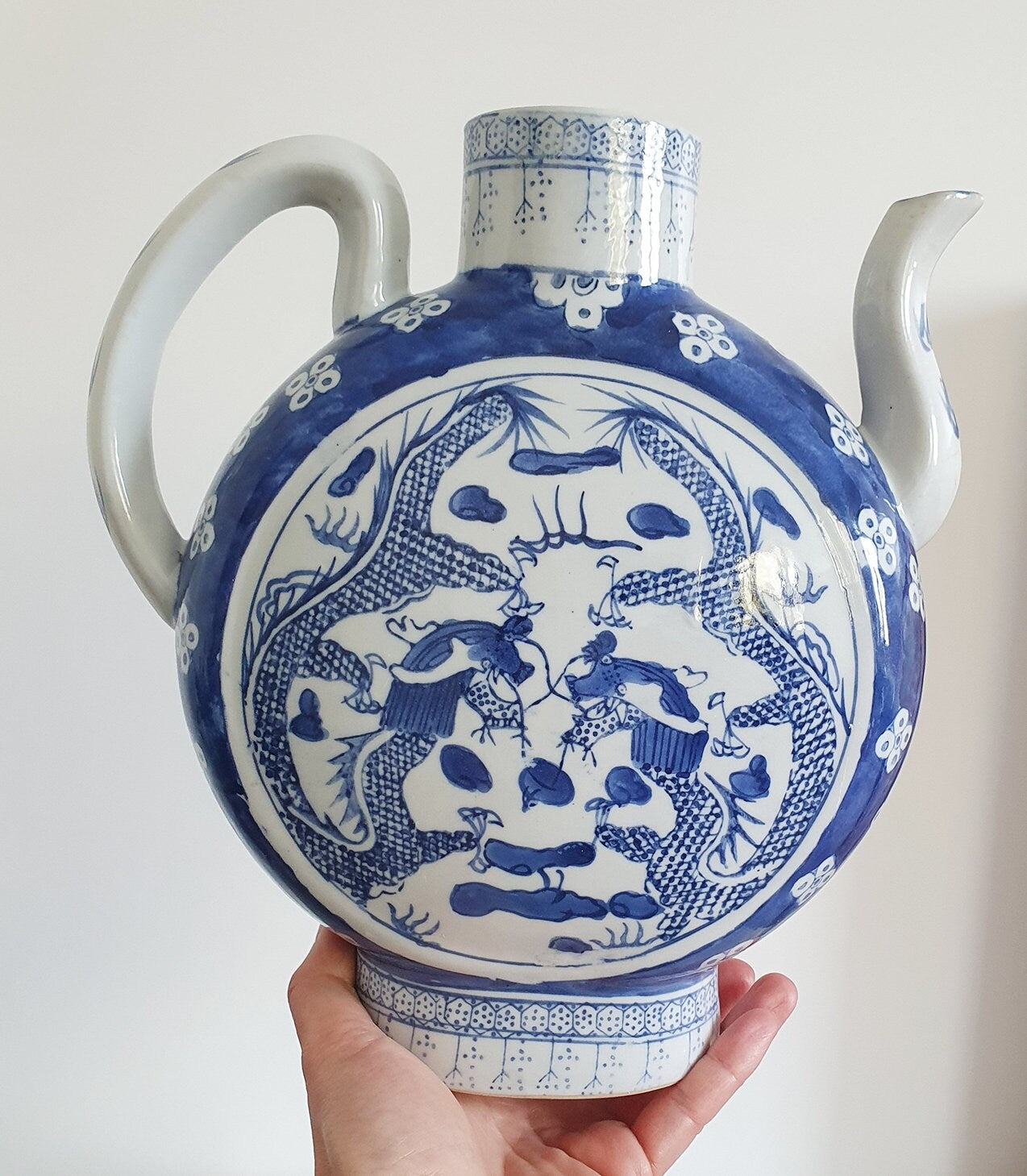 Large Qianlong Chinese Moon Wine Ewer/Teapot With Dragons