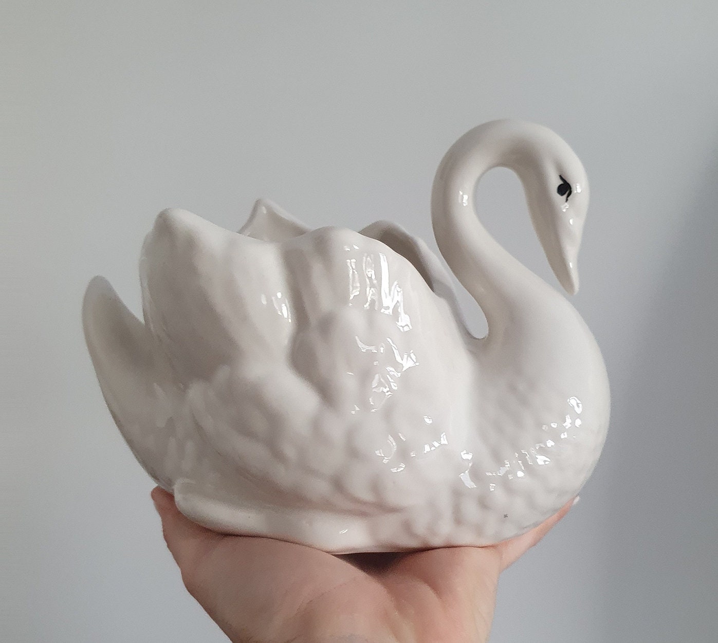 Beautiful Vintage Ceramic Swan Planter