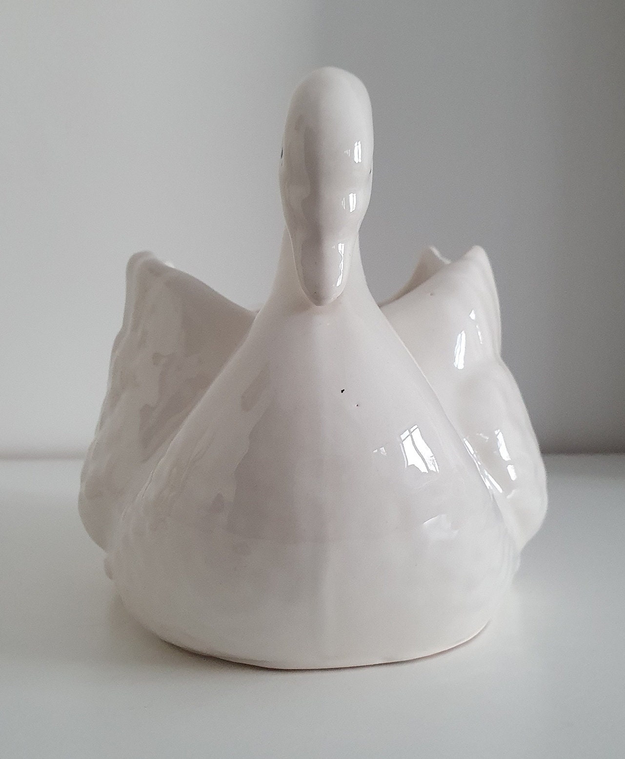 Beautiful Vintage Ceramic Swan Planter