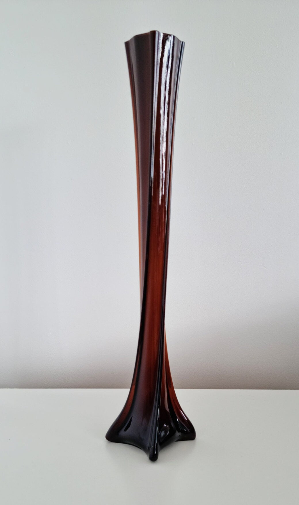 Retro Vintage Tall Twisted Glass Bud Vase