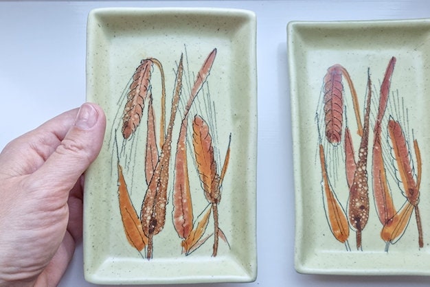 Retro Vintage Hand Painted Wheat Design Trinket Dishes, Small Snack Trays