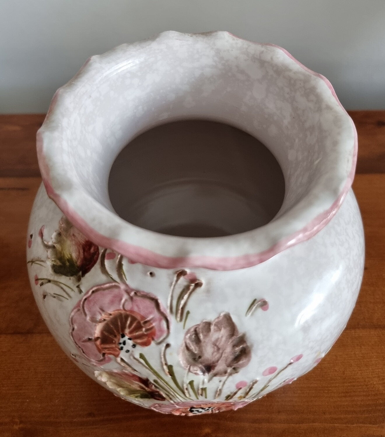 Vintage Ruffled Rim Ceramic Vase In Floral Design