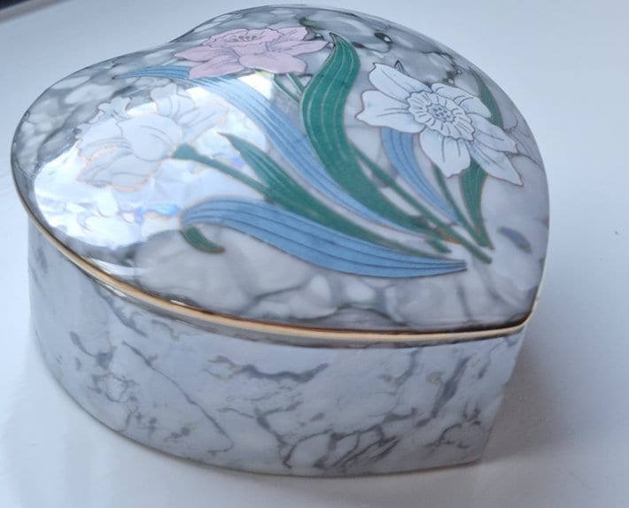 Vintage Japanese Heart Shaped Porcelain Trinket/Jewelry Box In Floral Design