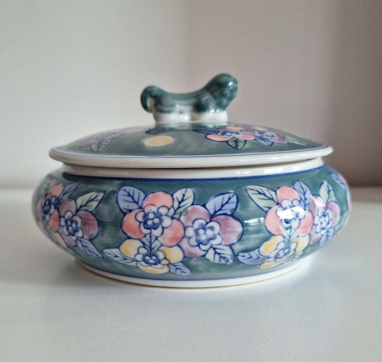 Vintage Large Chinese Hand Painted Lidded Trinket Bowl