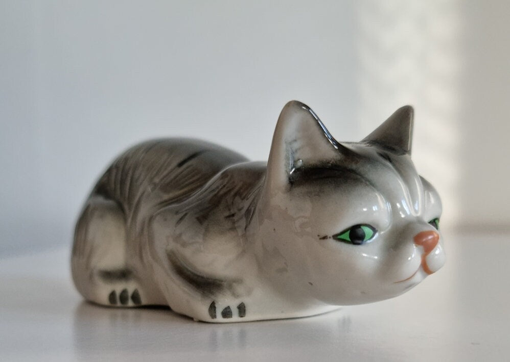 Vintage Small Cat Porcelain Figurine Ornament