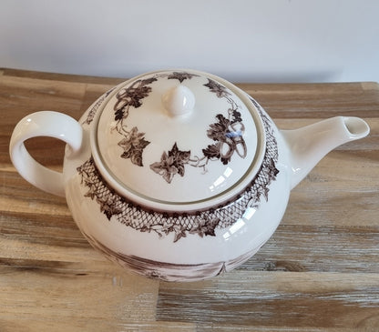 Vintage Historic America ll "Michigen Avenue Chicago" Teapot By Johnson Brothers