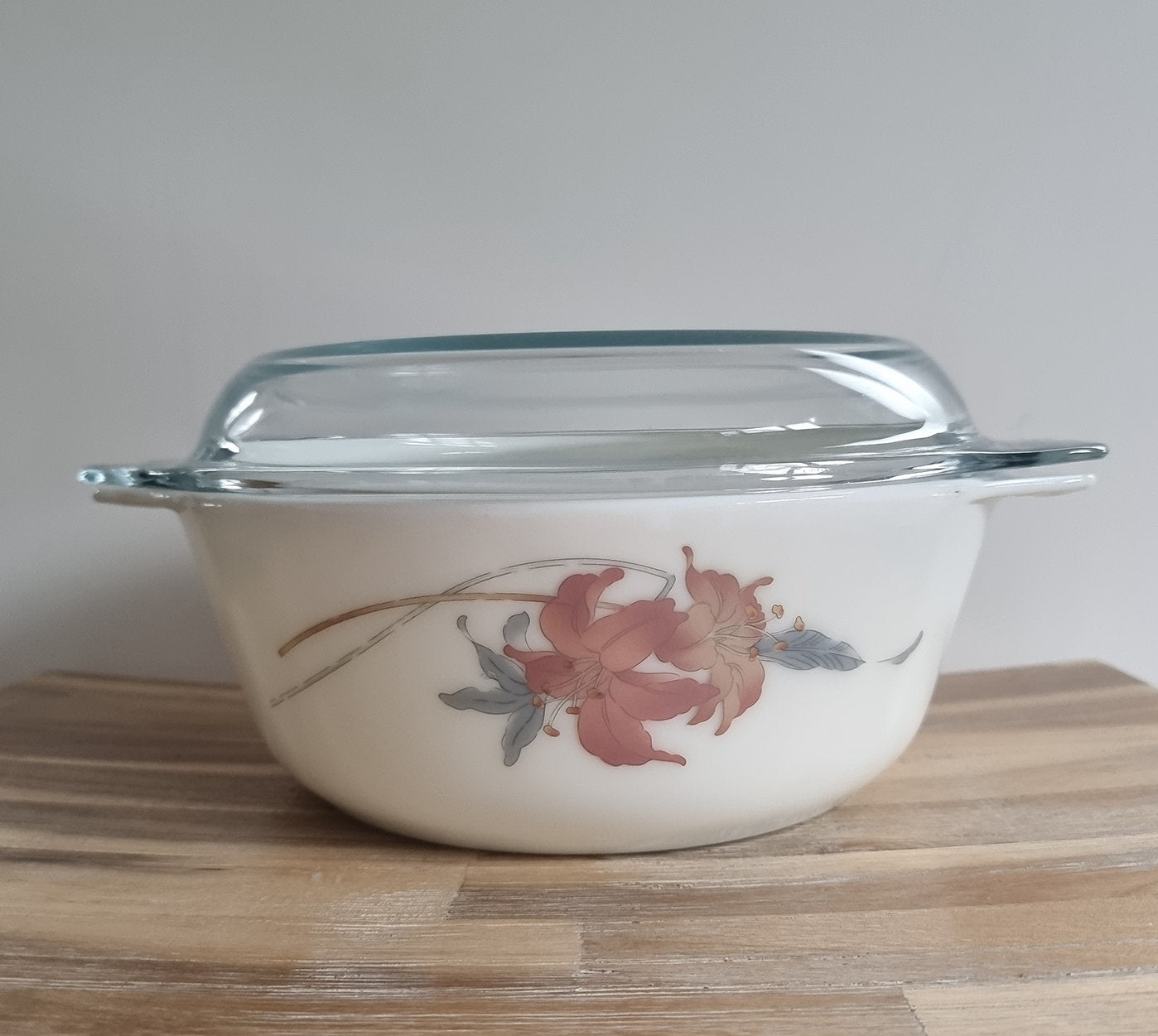 Vintage Pyrex Lily Lilium Casserole Dish With Lid