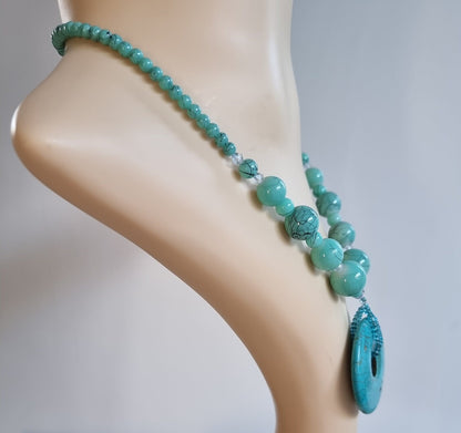 Retro Turquoise Marble Effect Blue/Clear Beads & Donut Shaped Pendant Necklace