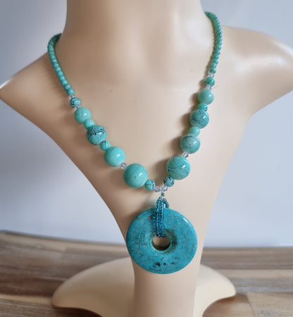 Retro Turquoise Marble Effect Blue/Clear Beads & Donut Shaped Pendant Necklace