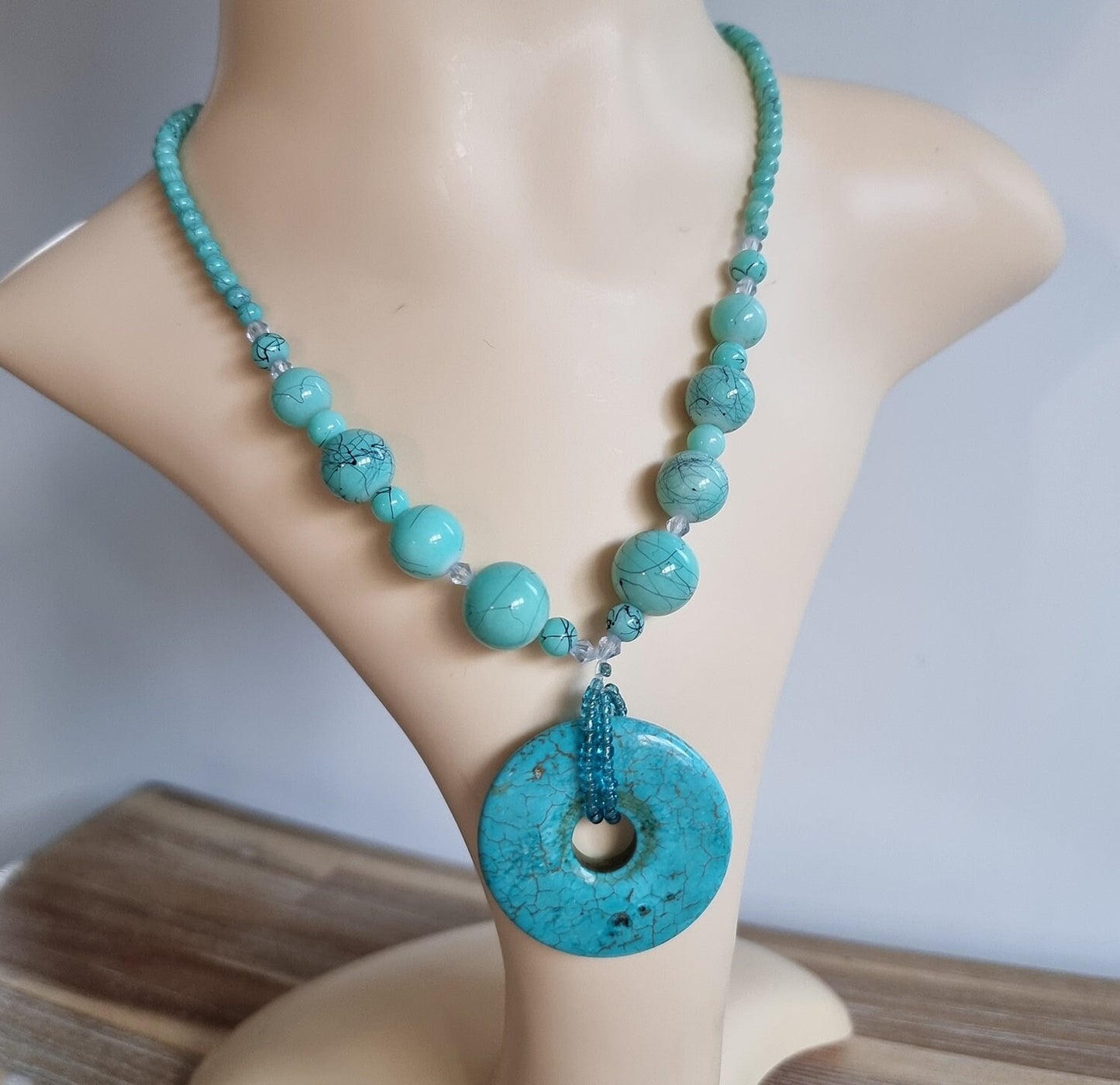 Retro Turquoise Marble Effect Blue/Clear Beads & Donut Shaped Pendant Necklace