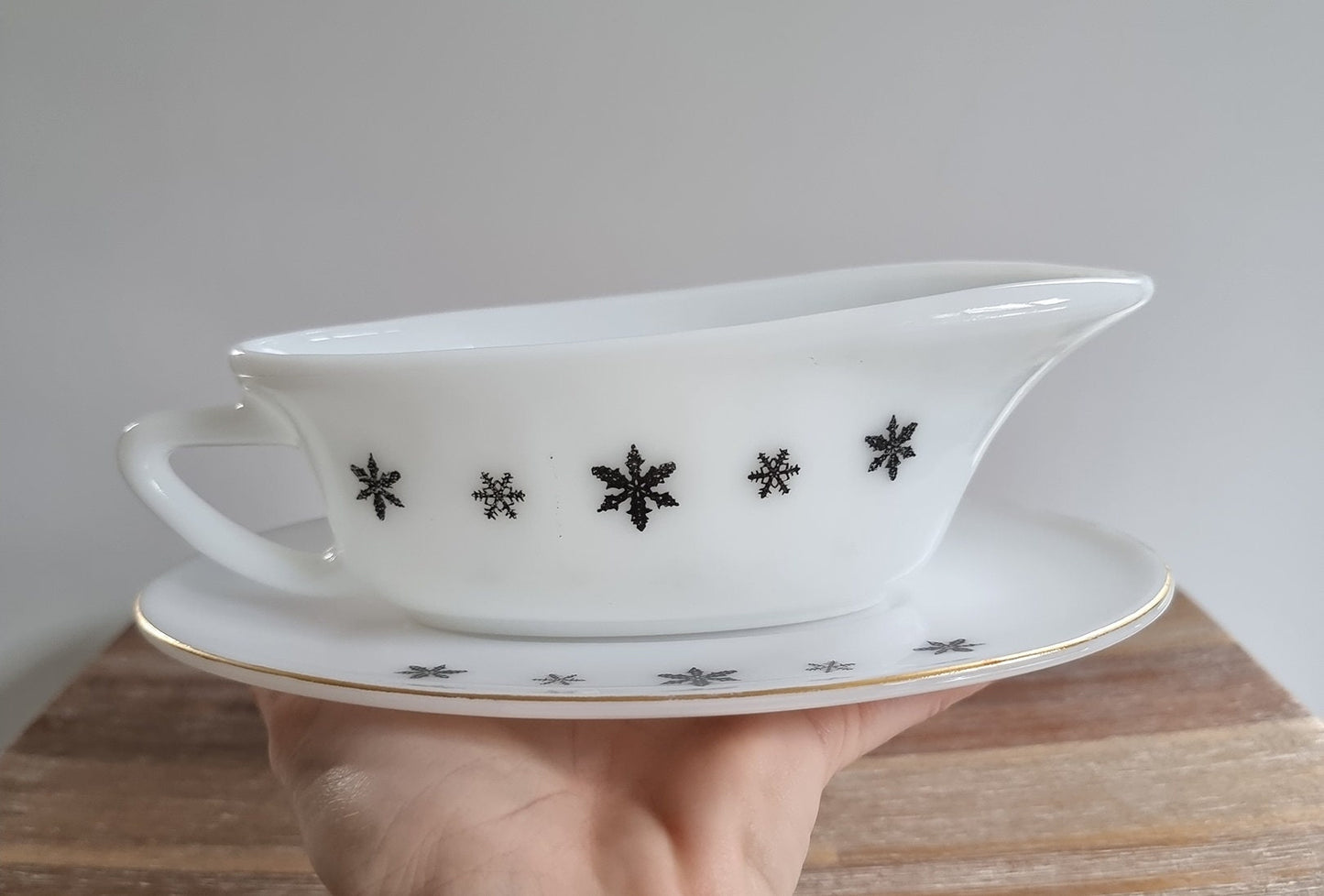 Mid-Century JAJ Pyrex Gaiety Snowflake Design Gravy Boat & Saucer