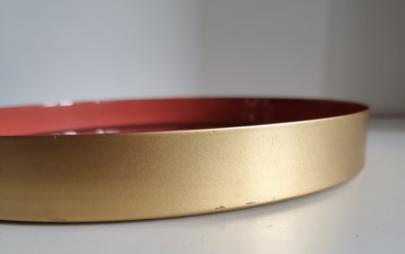 Retro Round Metal Serving Tray Decorated With Resin