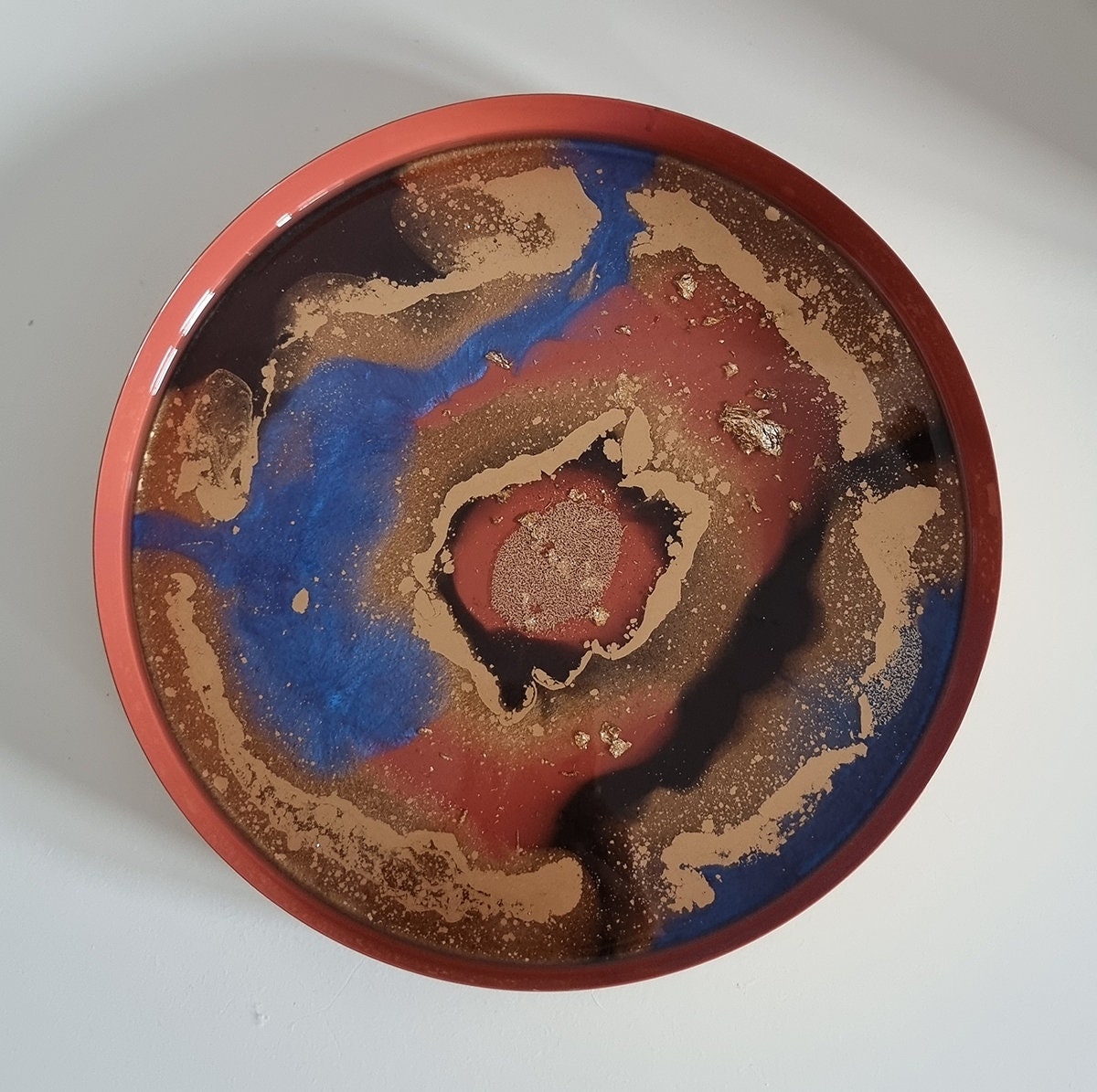 Retro Round Metal Serving Tray Decorated With Resin