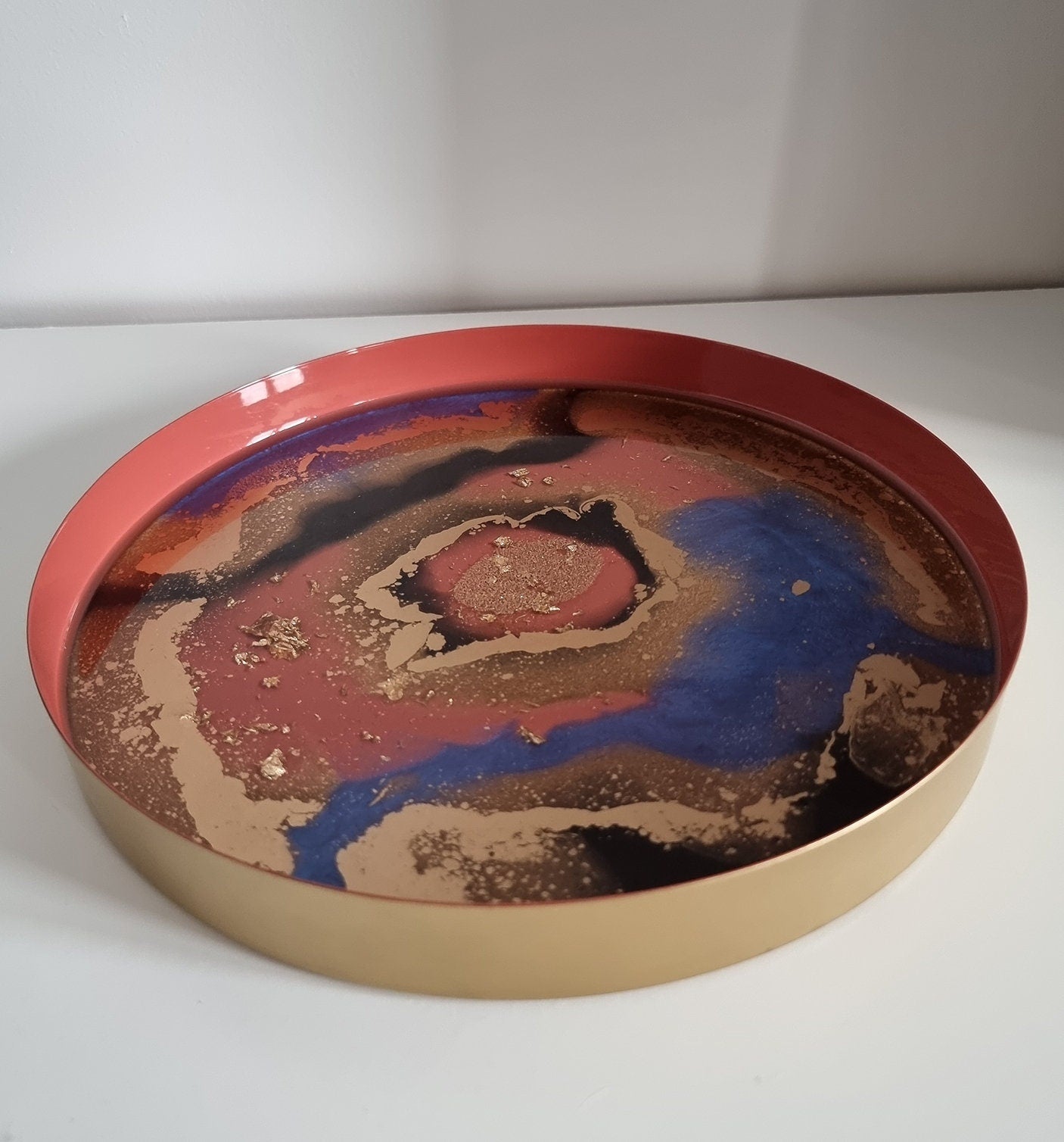 Retro Round Metal Serving Tray Decorated With Resin