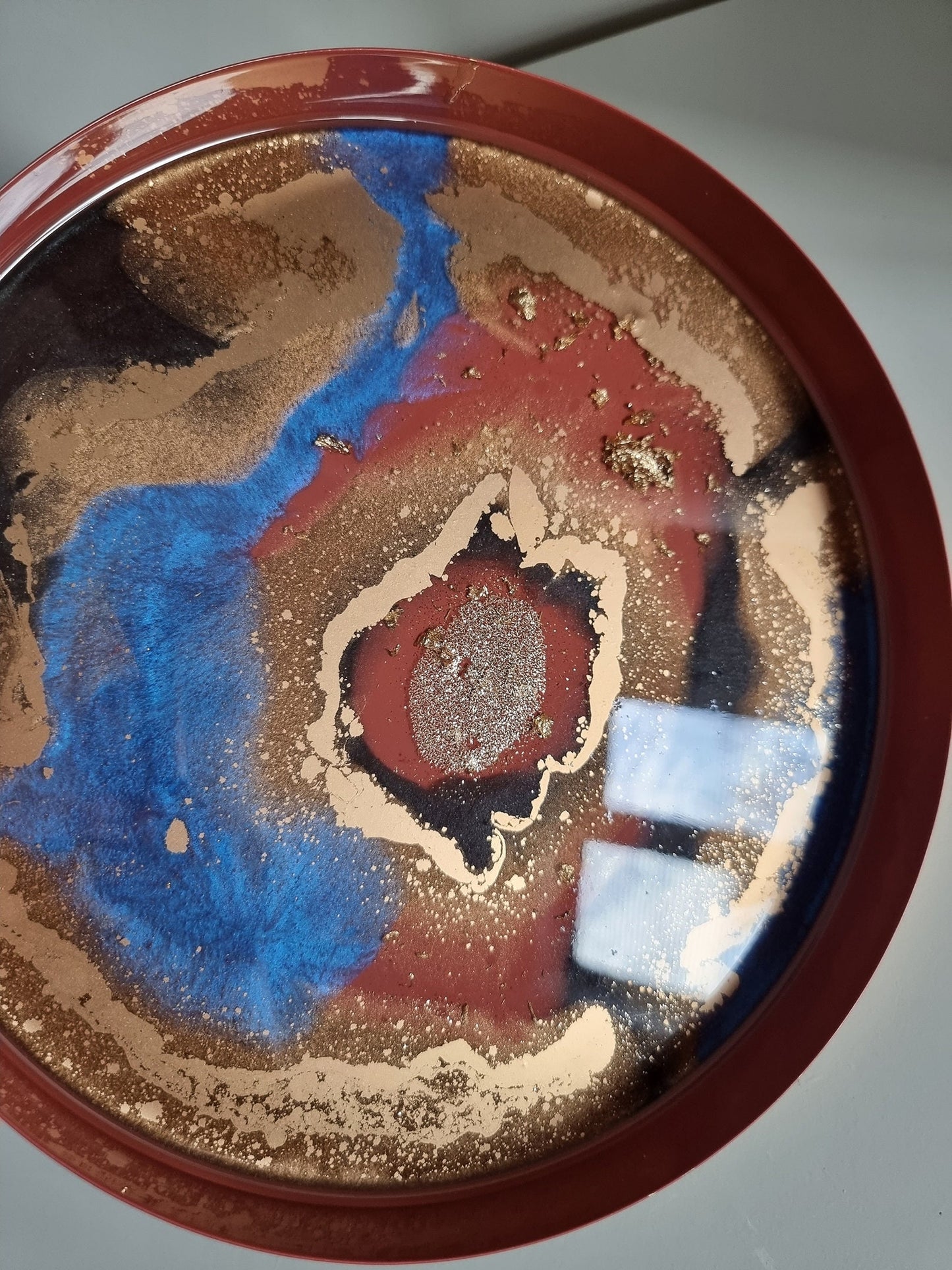 Retro Round Metal Serving Tray Decorated With Resin
